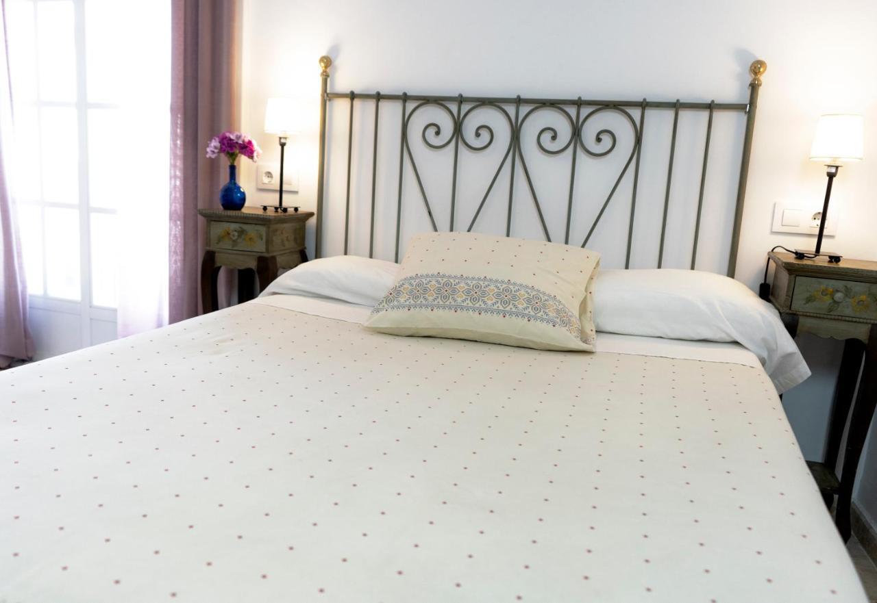 Hostal Trafalgar Barbate Eksteriør billede