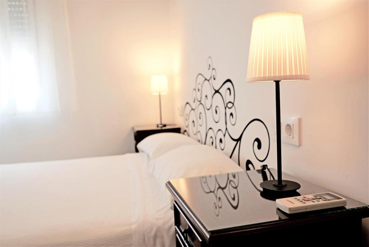 Hostal Trafalgar Barbate Eksteriør billede