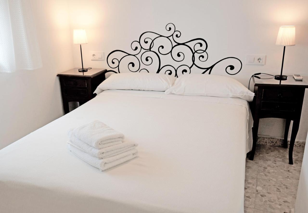 Hostal Trafalgar Barbate Eksteriør billede