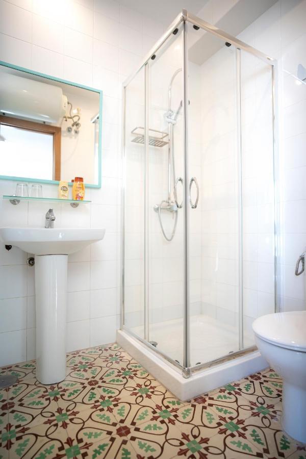 Hostal Trafalgar Barbate Eksteriør billede